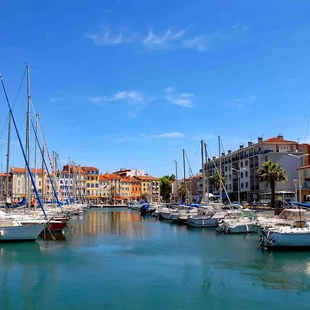 Apartment Un Contemporain En Centre-ville La Seyne-sur-Mer
